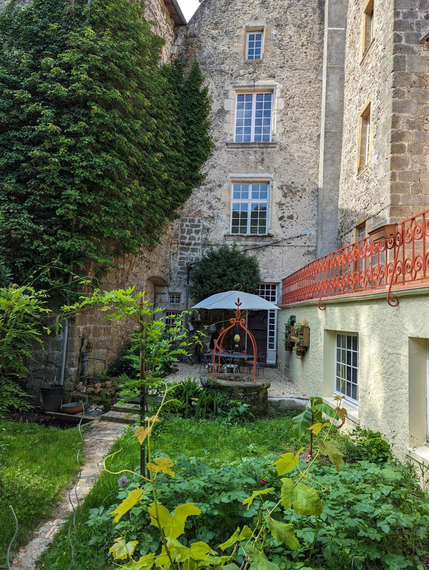 مبيت وإفطار كونفولين Manoir Des Arts المظهر الخارجي الصورة