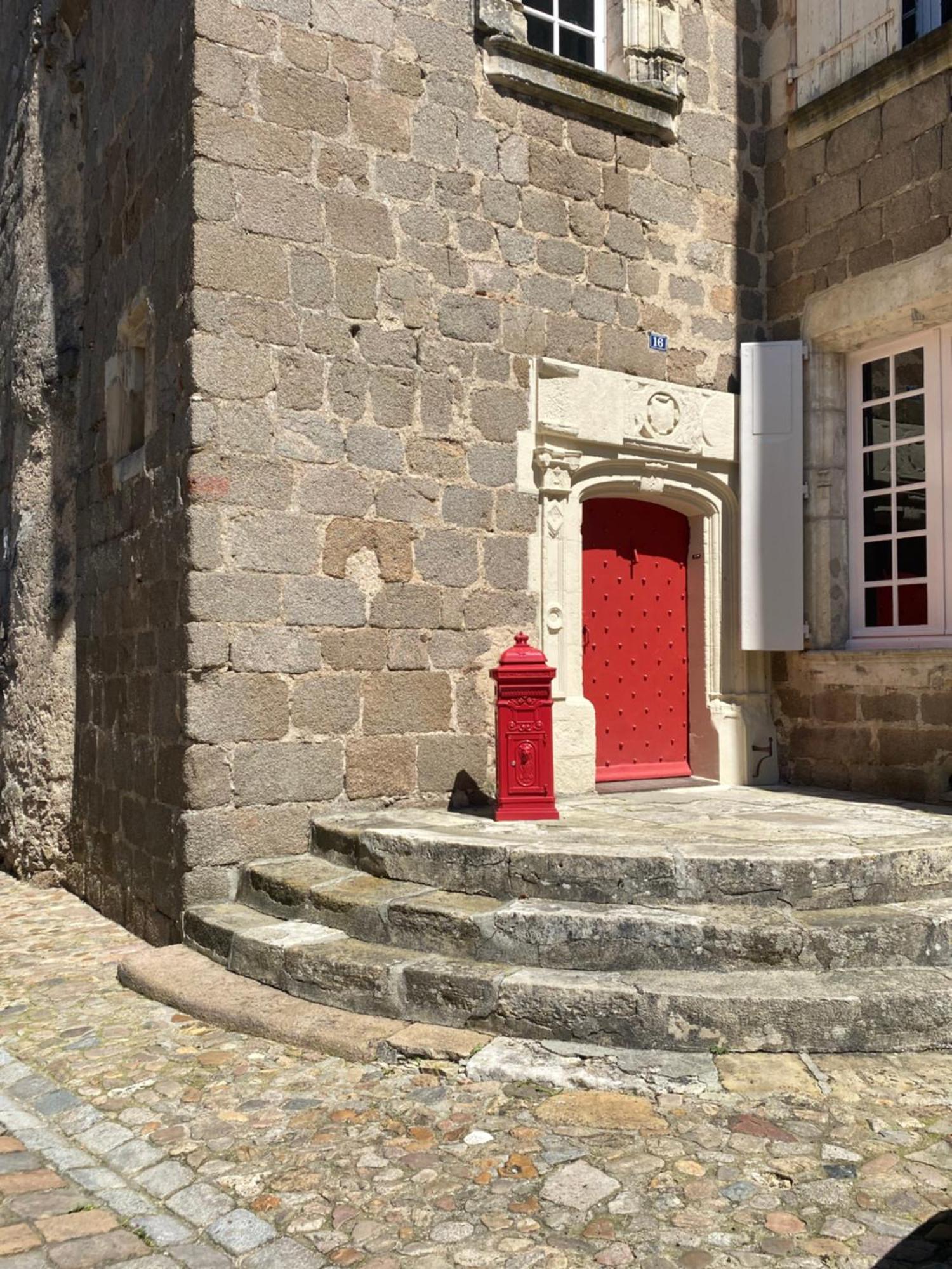 مبيت وإفطار كونفولين Manoir Des Arts المظهر الخارجي الصورة